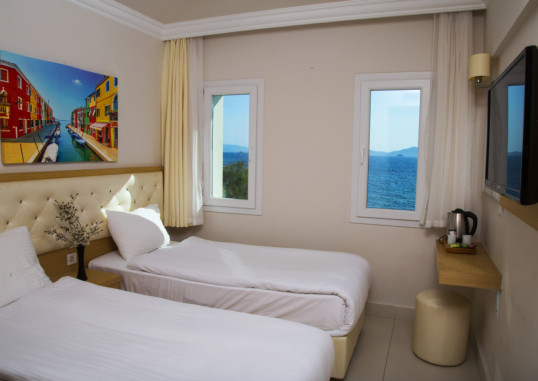DRAGUT POINT NORTH 17
