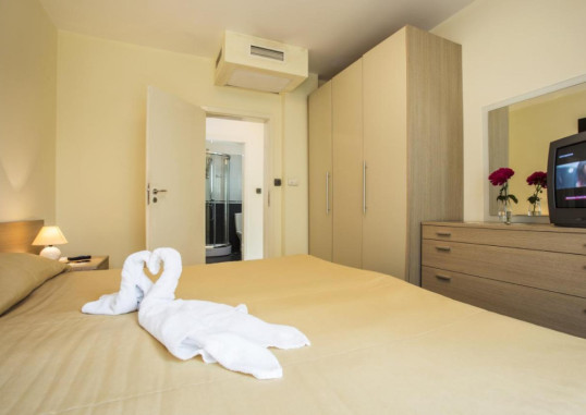 EUROPE HOTEL 33