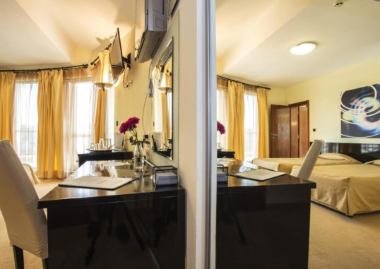 EUROPE HOTEL 34