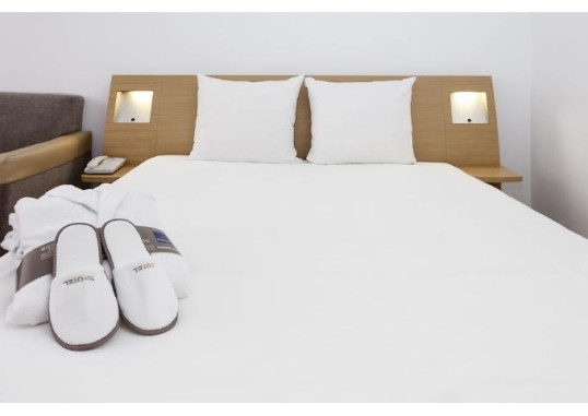 NOVOTEL ATHENS 3