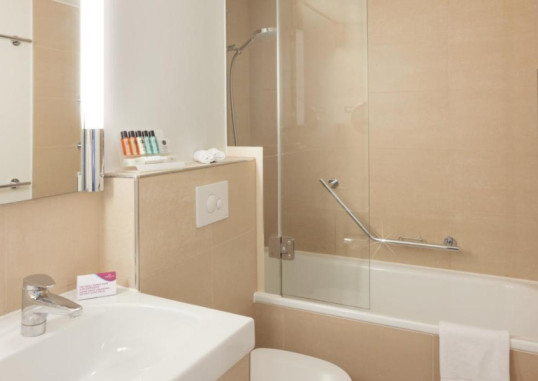 CROWNE PLAZA ZURICH 24