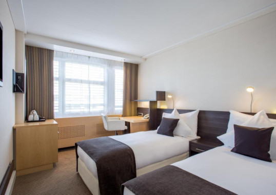 CROWNE PLAZA ZURICH 27