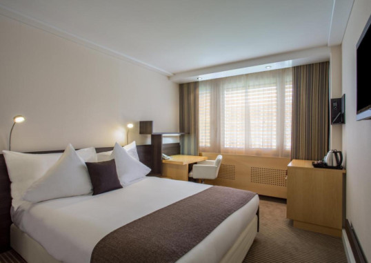 CROWNE PLAZA ZURICH 30