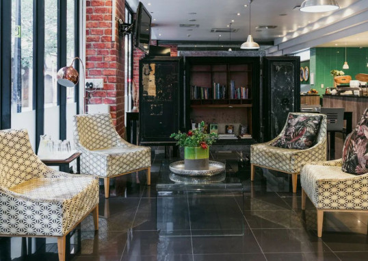 CAPE DIAMOND BOUTIQUE HOTEL 1