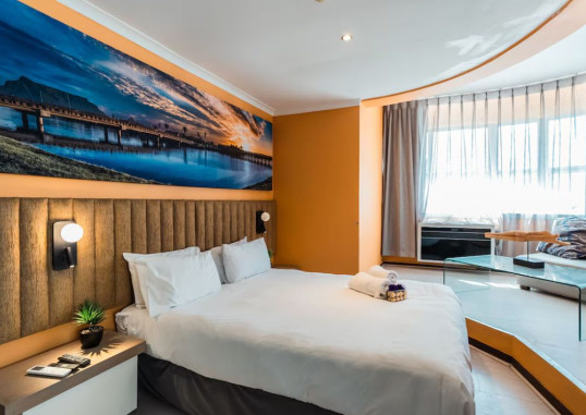 CAPE DIAMOND BOUTIQUE HOTEL 3