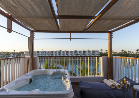 POSH CLUB SUNRISE CRYSTAL BAY RESORT 14