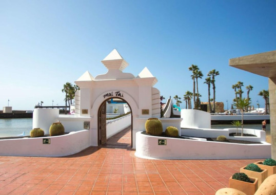 SANDS BEACH RESORT 10