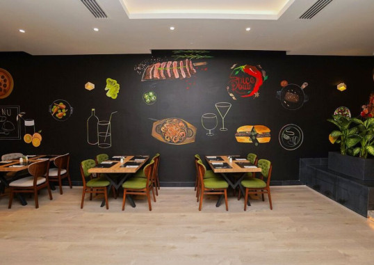 THE GRAND LUX HOTEL 4