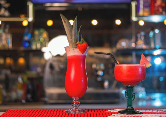 THE GRAND LUX HOTEL 8