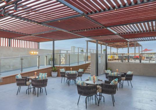 THE GRAND LUX HOTEL 9