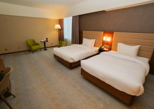 THE GRAND LUX HOTEL 10