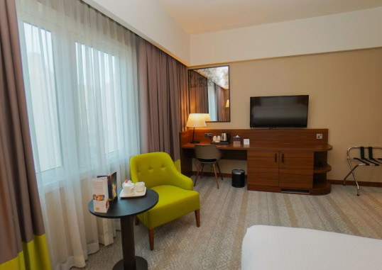 THE GRAND LUX HOTEL 15