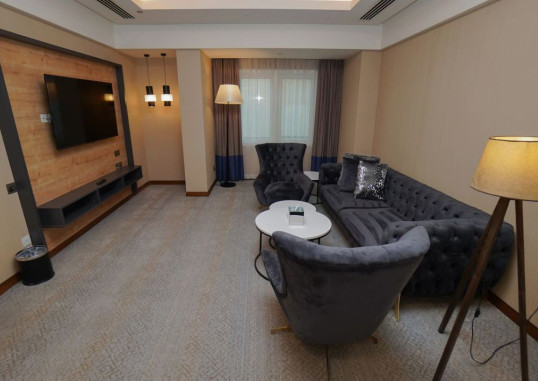 THE GRAND LUX HOTEL 16