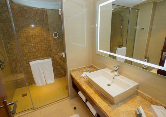 THE GRAND LUX HOTEL 20