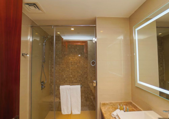 THE GRAND LUX HOTEL 21