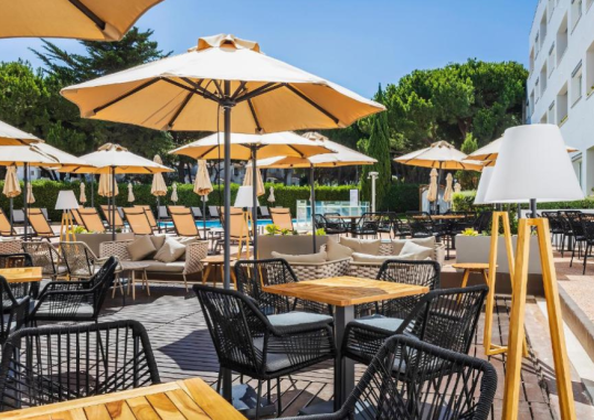 THE PATIO SUITE HOTEL 26