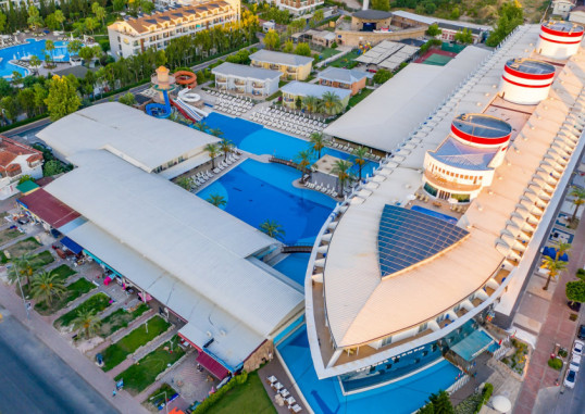 TRANSATLANTIK HOTEL & SPA 4