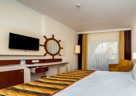 TRANSATLANTIK HOTEL & SPA 11