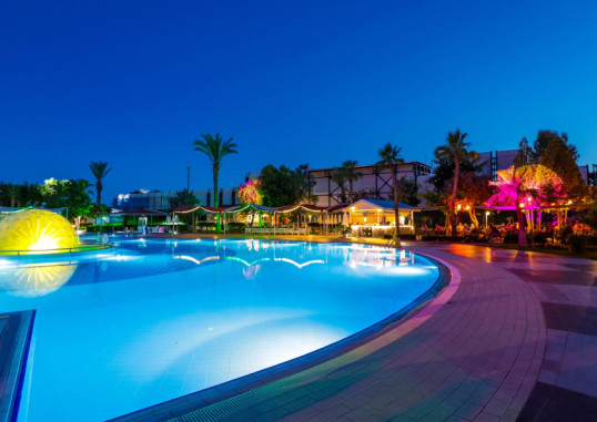 QUEENS PARK LE JARDIN RESORT 36