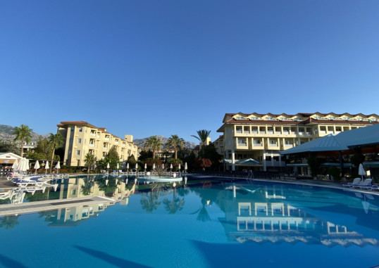 QUEENS PARK LE JARDIN RESORT 39
