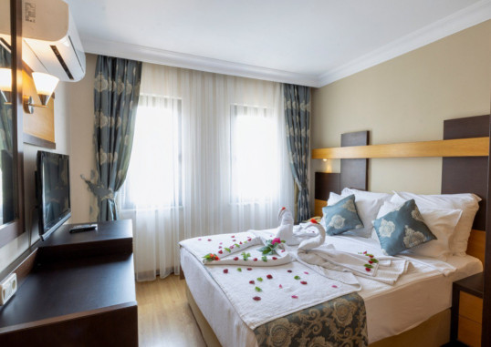 KANDELOR HOTEL 7
