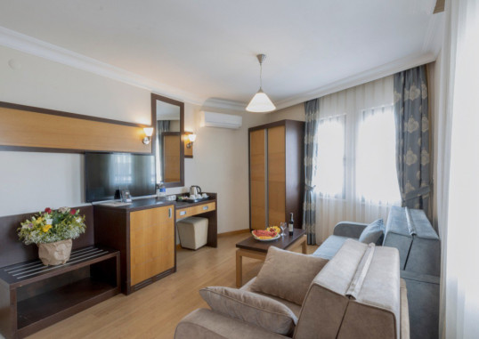 KANDELOR HOTEL 24