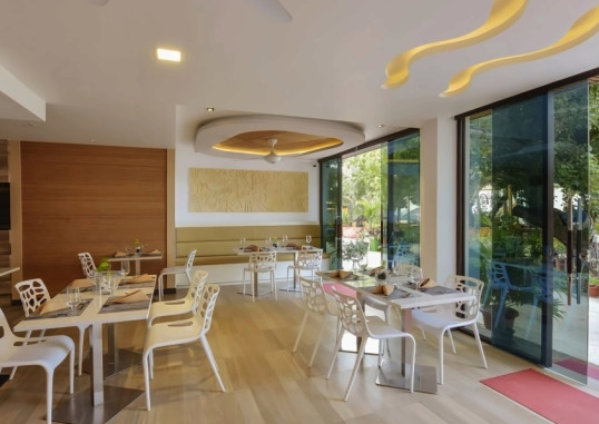ARENA BEACH HOTEL 33