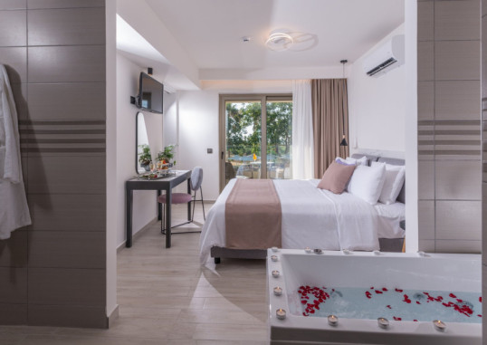 IMPERIAL PALACE (ADULTS ONLY) 7
