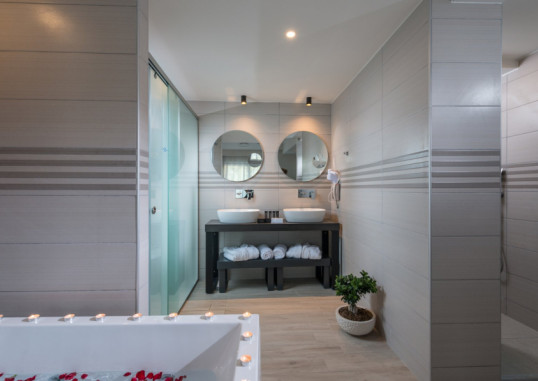 IMPERIAL PALACE (ADULTS ONLY) 12