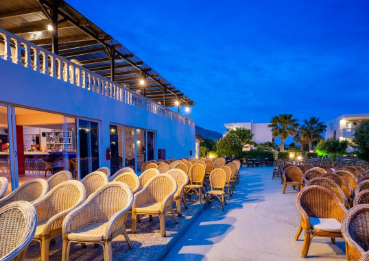 LARDOS BAY 12