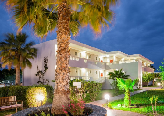 LARDOS BAY 10
