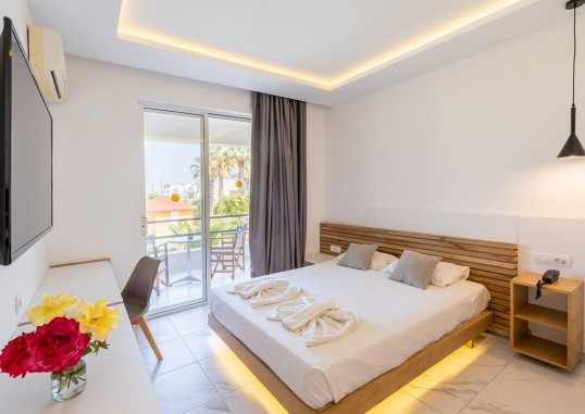LARDOS BAY 22