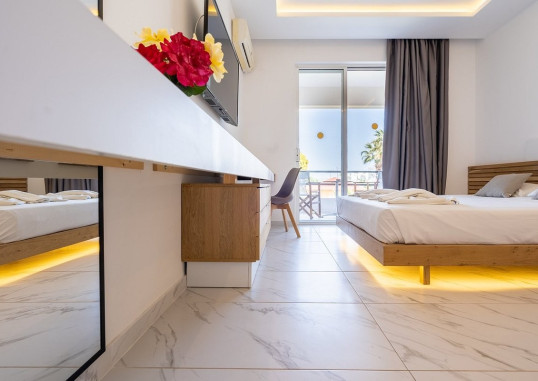 LARDOS BAY 23