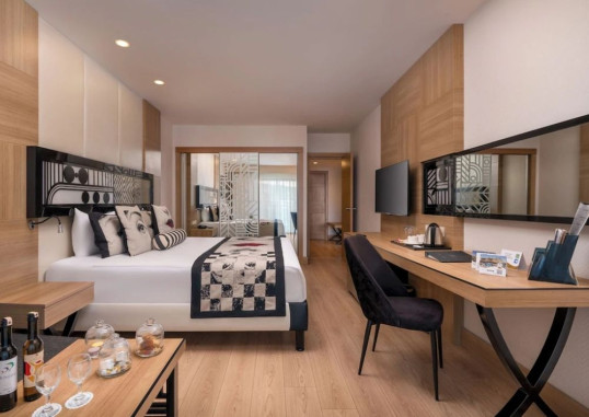 DELPHIN IMPERIAL 42