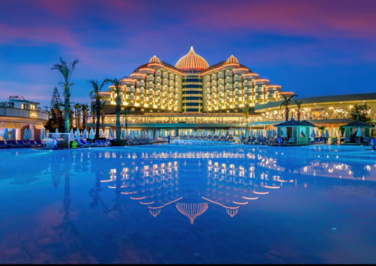 NEO PALACE 4