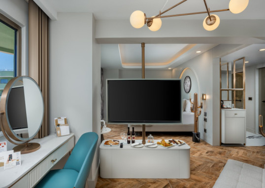 NEO PALACE 8