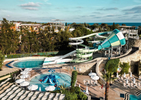 BLUE WATERS CLUB 4