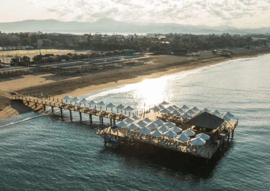 BLUE WATERS CLUB 9