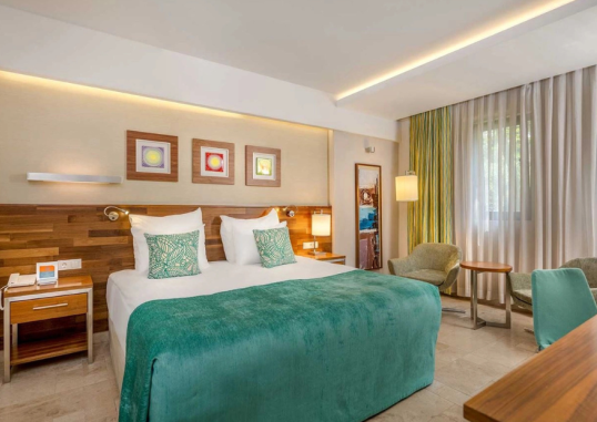 BLUE WATERS CLUB 16