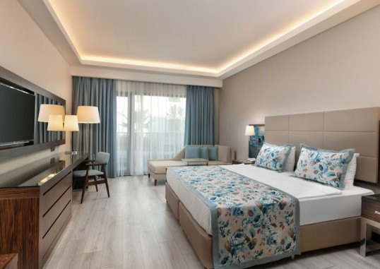 SEVEN SEAS HOTEL LIFE 50