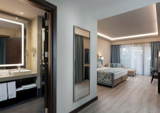 SEVEN SEAS HOTEL LIFE 60