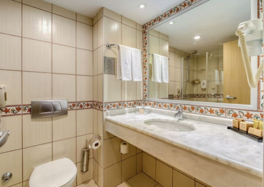 SEVEN SEAS HOTEL LIFE 64