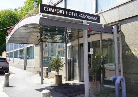 COMFORT HOTEL PANORAMA 1