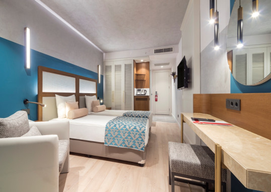 TRENDY SIDE BEACH (ADULTS ONLY 16+) 12