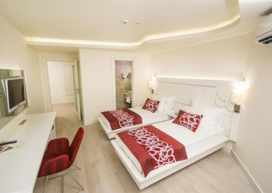 LAGUNA BEACH ALYA RESORT & SPA HOTEL 9