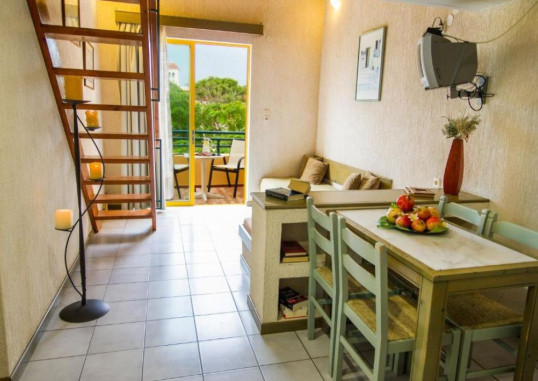 LYCASTI MAISONETTES 7