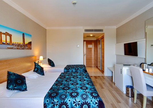 SIDE ALUNA HOTEL 32