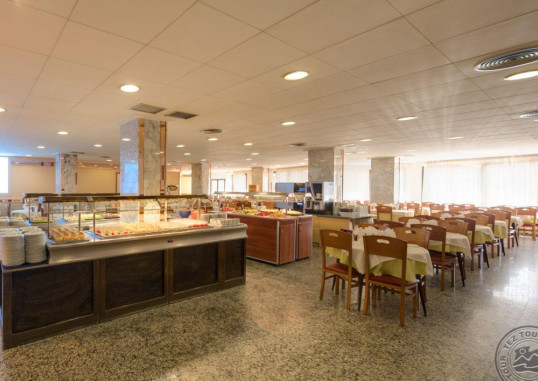 H TOP ROYAL STAR LLORET 19
