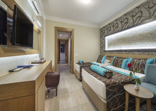 Villa Family Room 3