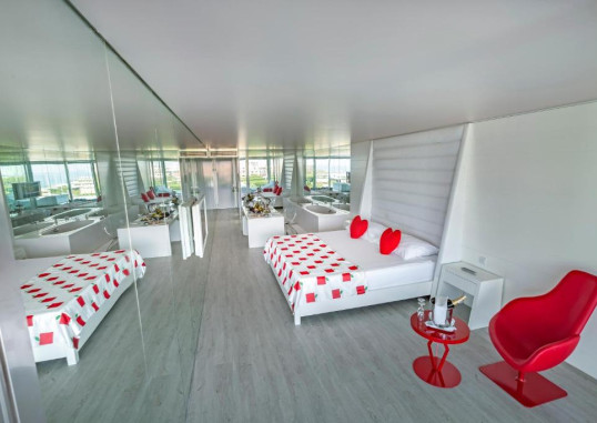 Deluxe Room 3